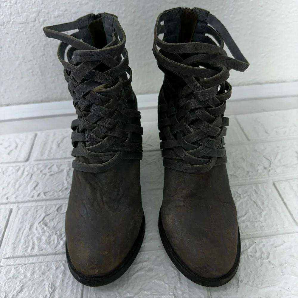 FREE PEOPLE Carrera  Gray Distressed  Leather Ankle  Cage Boots Size 39 US 8